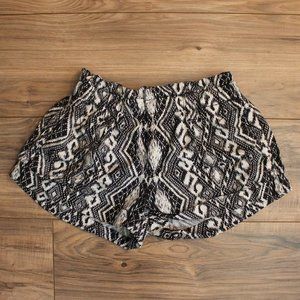 American Eagle Aztec Tribal Print Stetch Shorts 4
